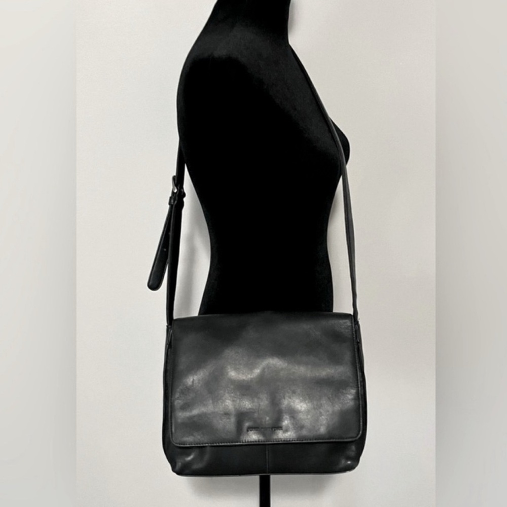 Vintage Jones New York Black Leather Shoulder Crossbody Bag Purse 90s Y2K